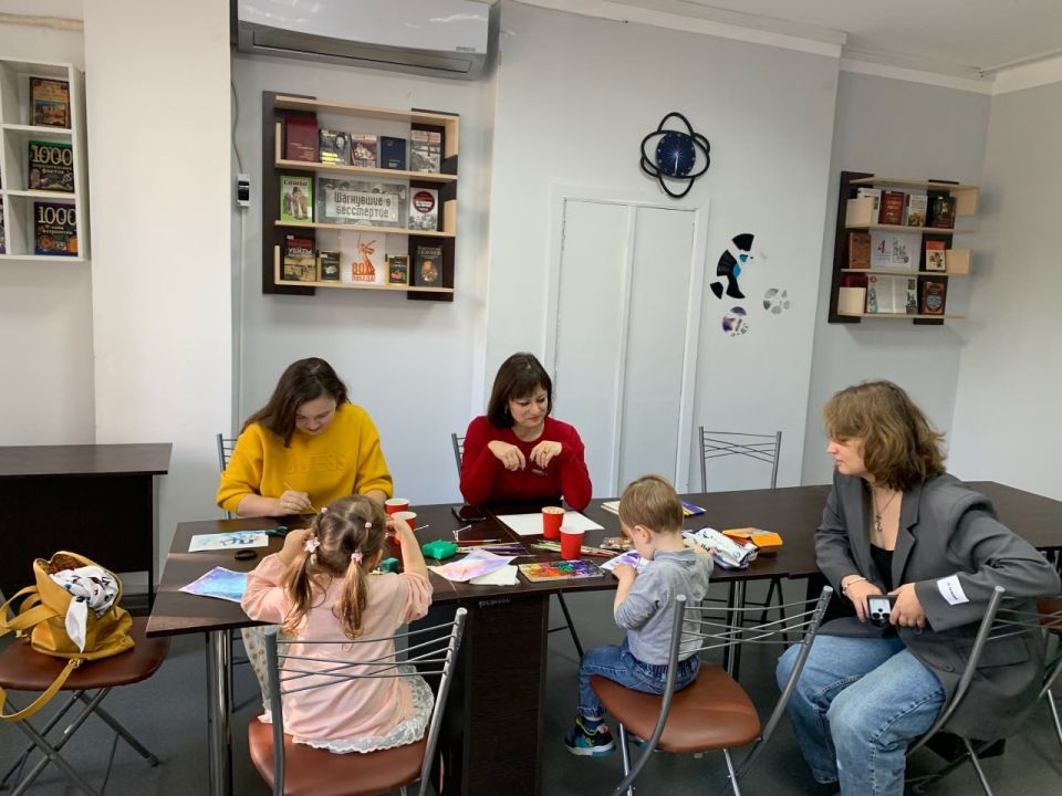 Семейный праздник «Отцы» в Донецкой республиканской библиотеке для молодежи Семейный праздник «Отцы» в Донецкой республиканской библиотеке для молодежи