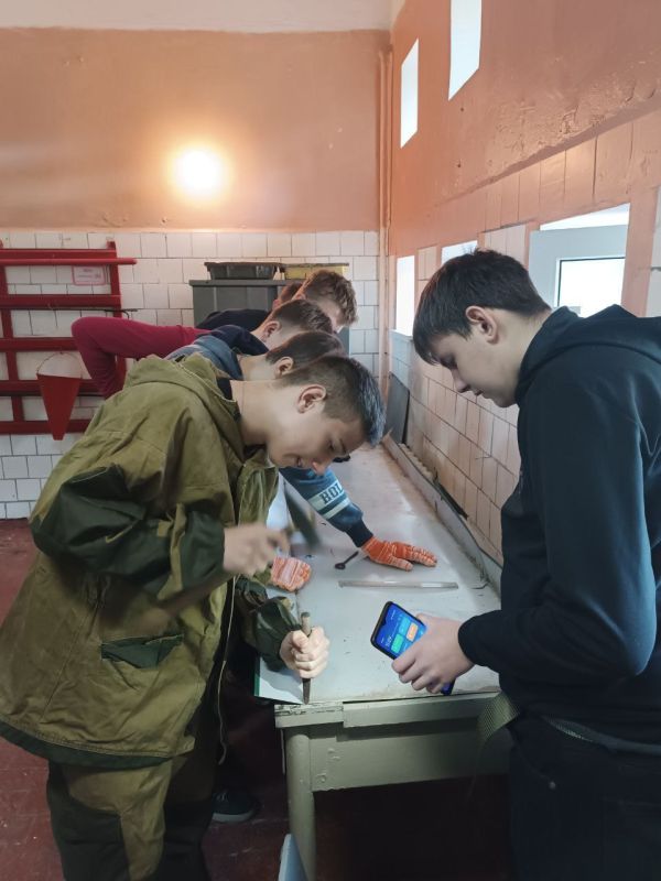Олег Трофимов: Более 3000 школьников и родителей приняли участие в Едином дне открытых дверей в ДНР Олег Трофимов: Более 3000 школьников и родителей приняли участие в Едином дне открытых дверей в ДНР