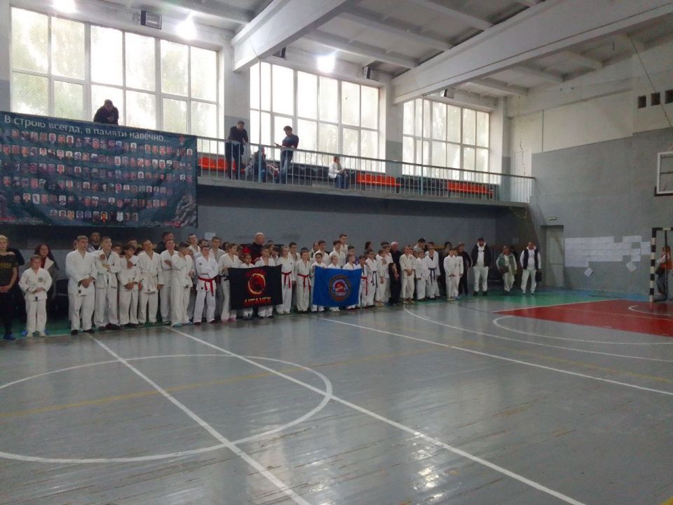 19 октября 2025 года состоялся Открытый турнир города Харцызска по рукопашному бою, посвященный памяти участников СВО, который прошел на базе СК «Трубник»