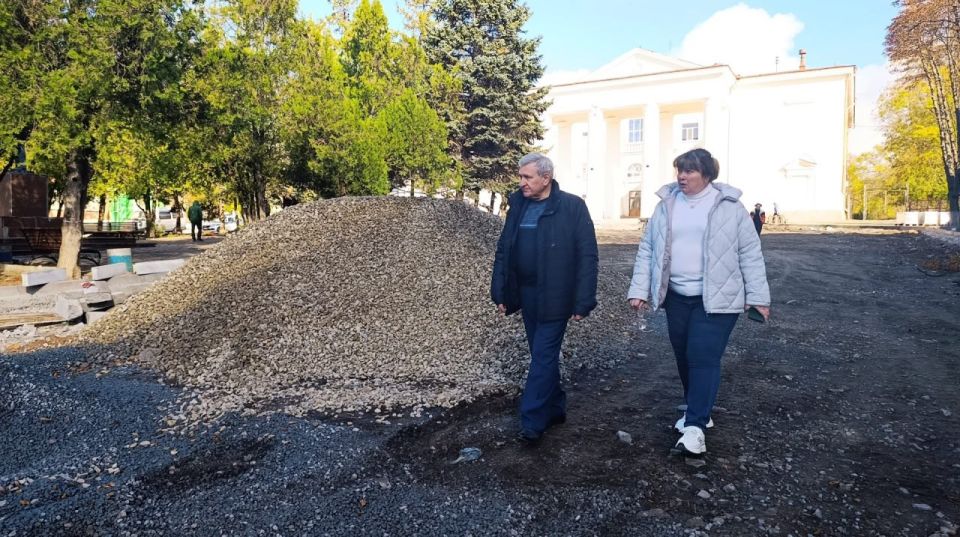 Николай Михайлов: Глава Старобешевского округа проверил ремонт улицы в Комсомольском при поддержке Забайкалья Николай Михайлов: Глава Старобешевского округа проверил ремонт улицы в Комсомольском при поддержке Забайкалья
