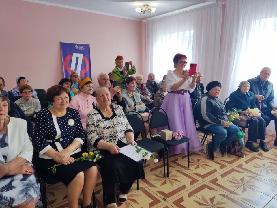 Активное долголетие в Центре социального обслуживания города Харцызска в рамках нацпроекта «Семья» Активное долголетие в Центре социального обслуживания города Харцызска в рамках нацпроекта «Семья»