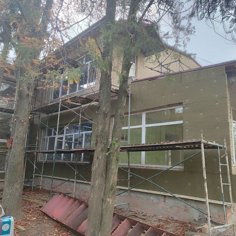 Олег Трофимов: В Старобешево капитально ремонтируют детский сад «Сказка» в рамках нацпроекта «Семья» Олег Трофимов: В Старобешево капитально ремонтируют детский сад «Сказка» в рамках нацпроекта «Семья»