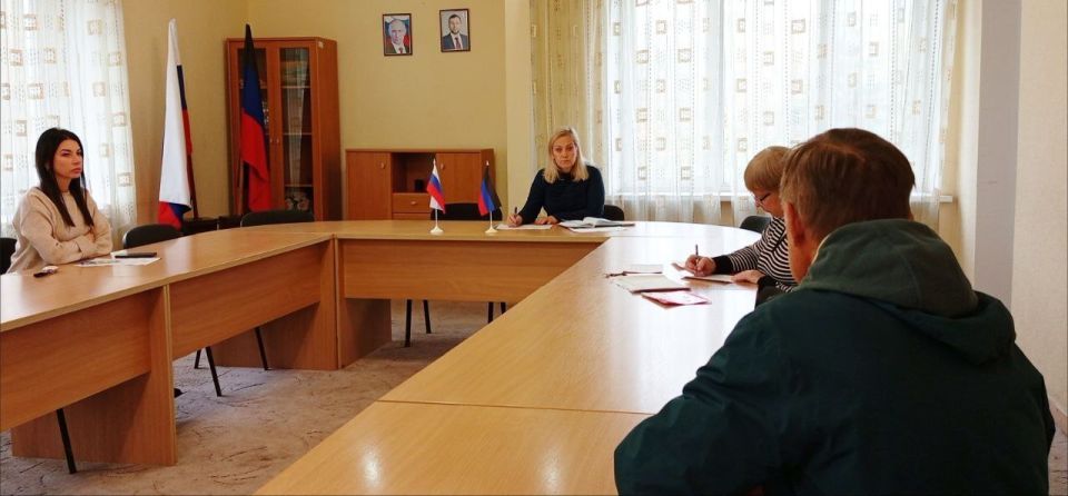Наталья Бегуненко: В понедельник, 20 октября, руководитель Управы Петровского внутригородского района Администрации городского округа Донецк Наталья Ивановна Бегуненко провела еженедельный прием граждан Наталья Бегуненко: В понедельник, 20 октября, руководитель Управы Петровского внутригородского района Администрации городского округа Донецк Наталья Ивановна Бегуненко провела еженедельный прием граждан