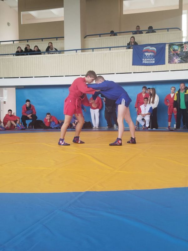 19 октября в Шахтёрске прошло Первенство Донецкой Народной Республики по самбо среди юношей и девушек 16-18 лет 19 октября в Шахтёрске прошло Первенство Донецкой Народной Республики по самбо среди юношей и девушек 16-18 лет