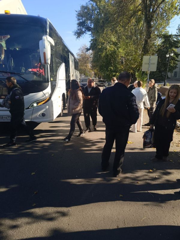 Юнармейцы Волновахского района с гордостью отправились в увлекательное путешествие под названием "Больше чем путешествие" по городам Воинской славы Российской Федерации Юнармейцы Волновахского района с гордостью отправились в увлекательное путешествие под названием "Больше чем путешествие" по городам Воинской славы Российской Федерации