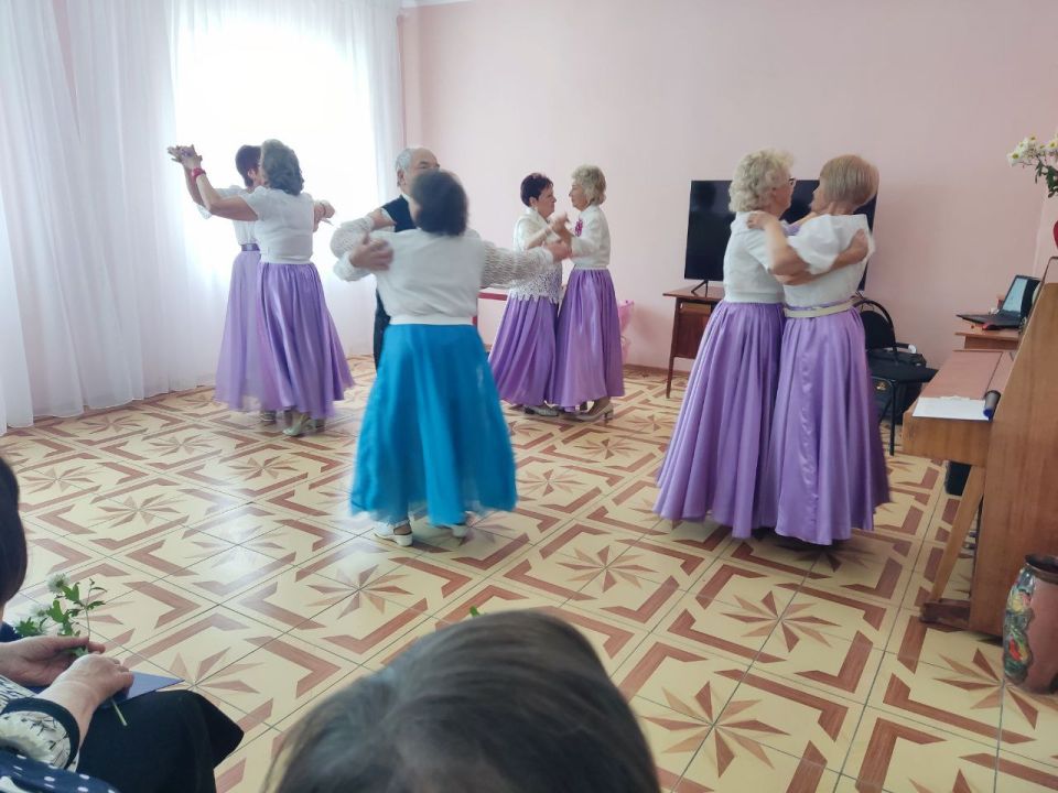 Активное долголетие в Центре социального обслуживания города Харцызска в рамках нацпроекта «Семья» Активное долголетие в Центре социального обслуживания города Харцызска в рамках нацпроекта «Семья»