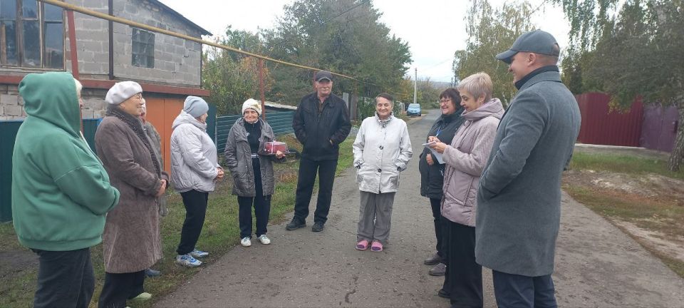 В рамках выполнения поручения Главы Донецкой Народной Республики Дениса Пушилина в Пролетарском районе города Донецка проходят регулярные встречи представителей власти с жителями В рамках выполнения поручения Главы Донецкой Народной Республики Дениса Пушилина в Пролетарском районе города Донецка проходят регулярные встречи представителей власти с жителями