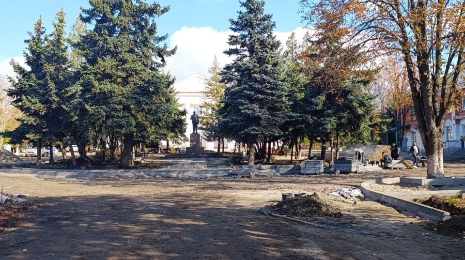 Николай Михайлов: Глава Старобешевского округа проверил ремонт улицы в Комсомольском при поддержке Забайкалья Николай Михайлов: Глава Старобешевского округа проверил ремонт улицы в Комсомольском при поддержке Забайкалья