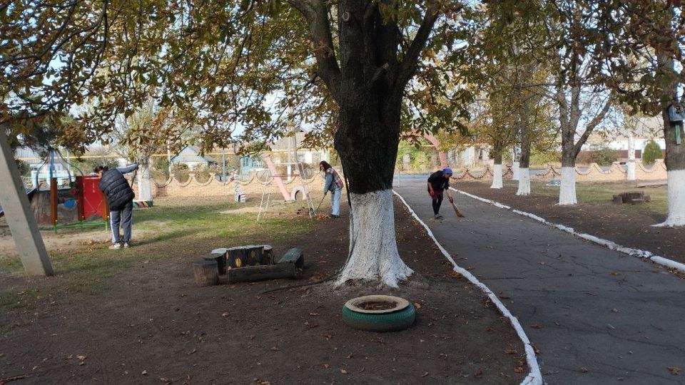 Во исполнение поручения Главы Донецкой Народной Республики Дениса Пушилина, по партийному проекту Единой России "Чистая страна", был проведен субботник по инициативе местных жителей села Осыково Во исполнение поручения Главы Донецкой Народной Республики Дениса Пушилина, по партийному проекту Единой России "Чистая страна", был проведен субботник по инициативе местных жителей села Осыково
