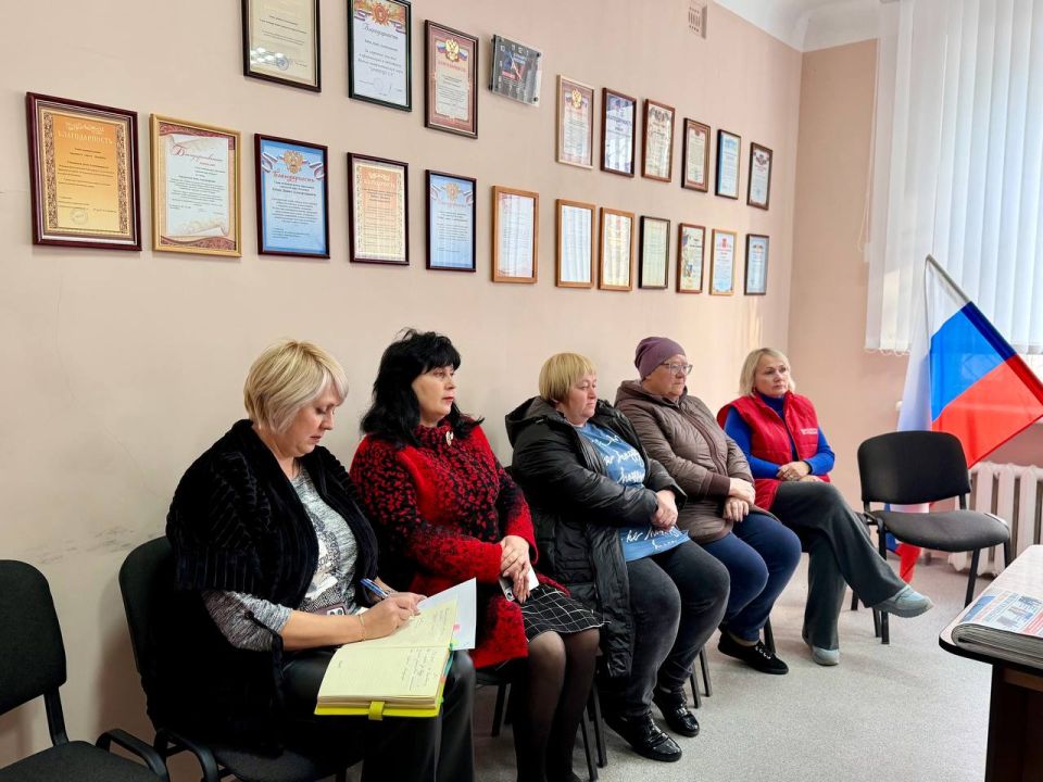 Представители «Единой России» провели рабочее собрание с партийным активом Иловайска Представители «Единой России» провели рабочее собрание с партийным активом Иловайска