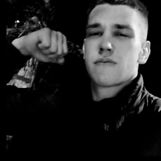 Михаил Развожаев: Сегодня проводили в последний путь снайпера-радиотелефониста, старшего сержанта Сергея Николаевича Понуровского и командира отделения, гвардии рядового Данила Сергеевича Зудина Михаил Развожаев: Сегодня проводили в последний путь снайпера-радиотелефониста, старшего сержанта Сергея Николаевича Понуровского и командира отделения, гвардии рядового Данила Сергеевича Зудина