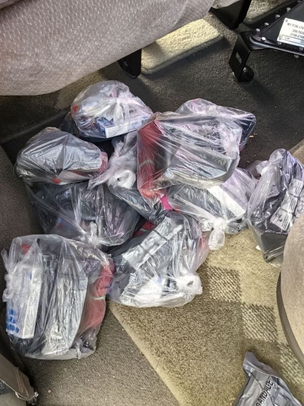 Представитель Общественного совета обеспечил магазины «Комсомольца» аптечками для оказания первой помощи Представитель Общественного совета обеспечил магазины «Комсомольца» аптечками для оказания первой помощи