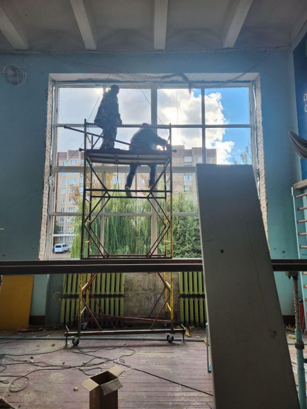 Подрядчики из Нижнего Новгорода заменят окна в Харцызской школе Подрядчики из Нижнего Новгорода заменят окна в Харцызской школе