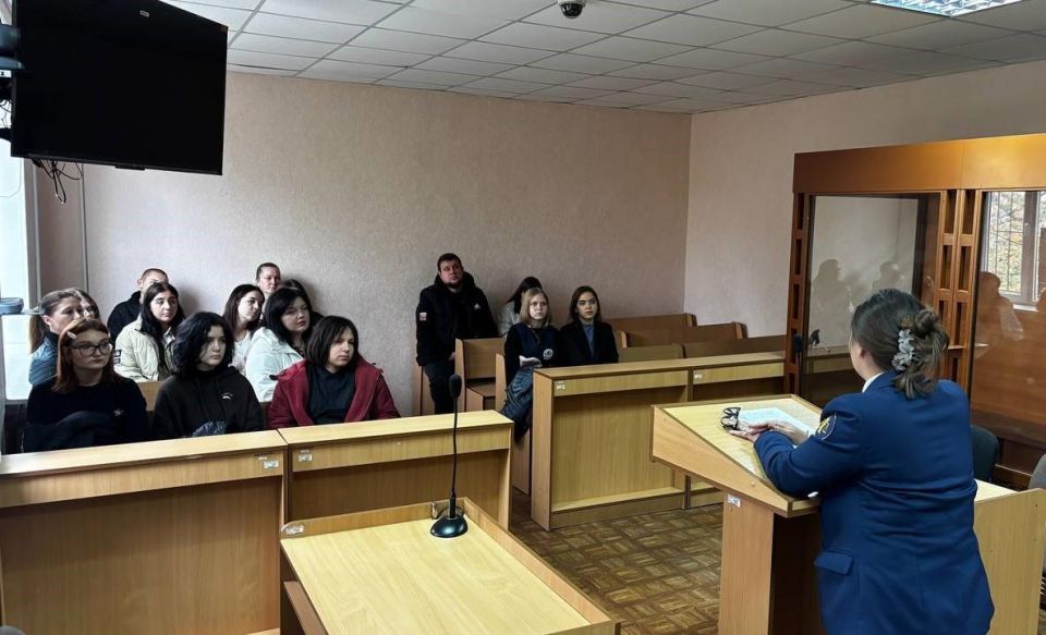 Докучаевский городской суд открыл двери для «Движения Первых» Докучаевский городской суд открыл двери для «Движения Первых»