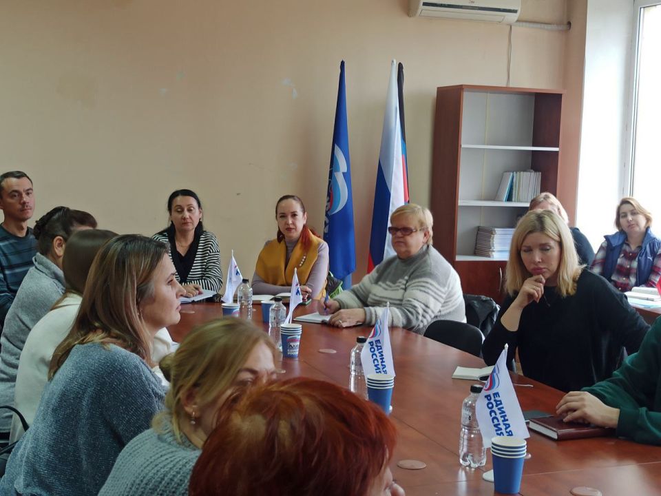 Валентин Левченко: В Киевском районе прошло собрание секретарей первичных организаций партии «Единая Россия» Валентин Левченко: В Киевском районе прошло собрание секретарей первичных организаций партии «Единая Россия»