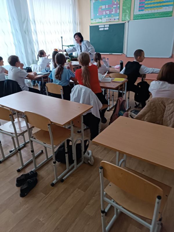 В поддержку недели популяризации потребления овощей и фруктов организованной Министерством здравоохранения Донецкой Народной Республики и проводимой с 20 по 26 октября в ГБОУ Чермалыкская школа Тельмановского М.О." была... В поддержку недели популяризации потребления овощей и фруктов организованной Министерством здравоохранения Донецкой Народной Республики и проводимой с 20 по 26 октября в ГБОУ Чермалыкская школа Тельмановского М.О." была...