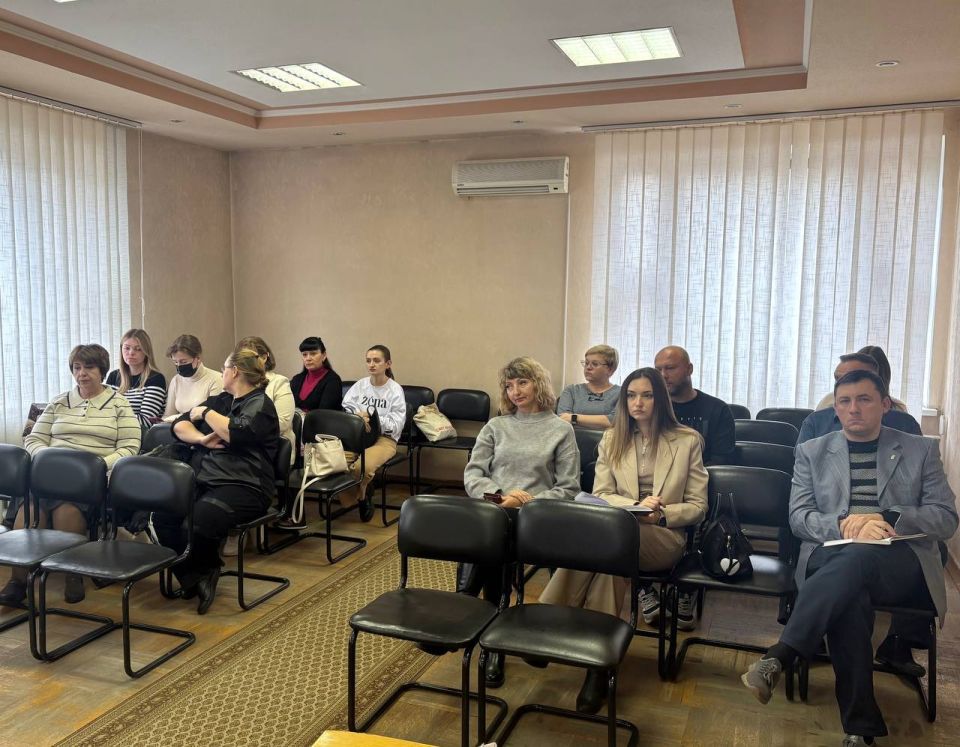 В Управе Ленинского внутригородского района состоялось собрание с секретарями первичных отделений партии «Единая Россия» В Управе Ленинского внутригородского района состоялось собрание с секретарями первичных отделений партии «Единая Россия»