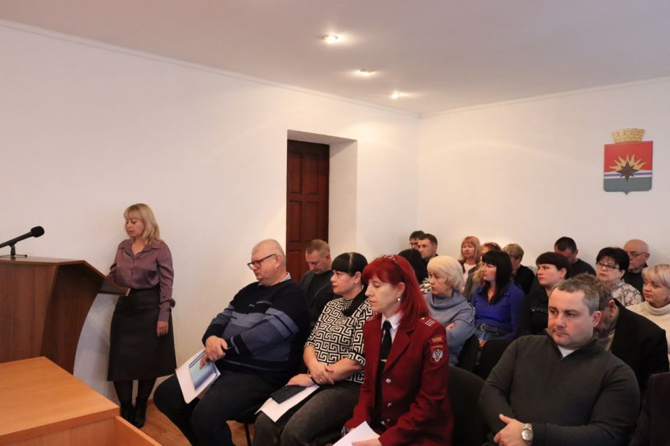 Сегодня, 21 октября, врип Главы муниципального образования городской округ Торез Макарова А.Е. провела расширенное аппаратное совещание с участием руководителей администрации городского округа, Торезского городского совета... Сегодня, 21 октября, врип Главы муниципального образования городской округ Торез Макарова А.Е. провела расширенное аппаратное совещание с участием руководителей администрации городского округа, Торезского городского совета...