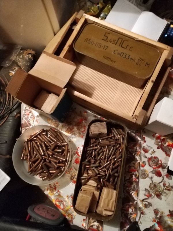 В Харцызске полицейские изъяли крупную партию оружия и боеприпасов В Харцызске полицейские изъяли крупную партию оружия и боеприпасов