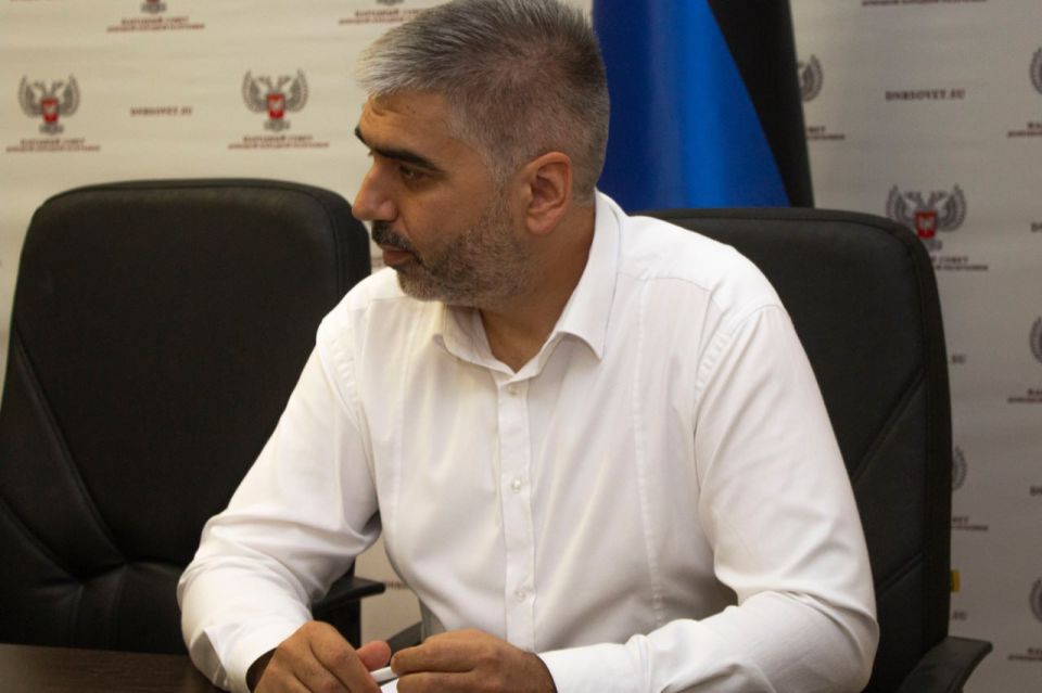 Константин Кузьмин: Провел рабочее совещание с Президиумом Народного Совета и председателями комитетов парламента Константин Кузьмин: Провел рабочее совещание с Президиумом Народного Совета и председателями комитетов парламента