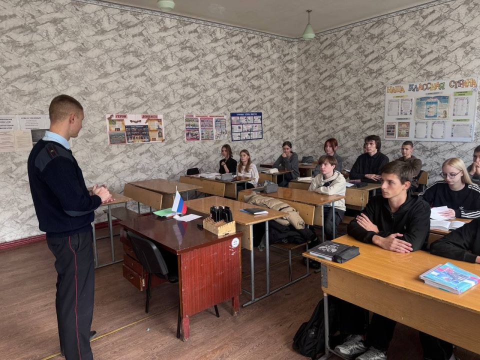 Стражи правопорядка провели профилактические мероприятия в школах Стражи правопорядка провели профилактические мероприятия в школах