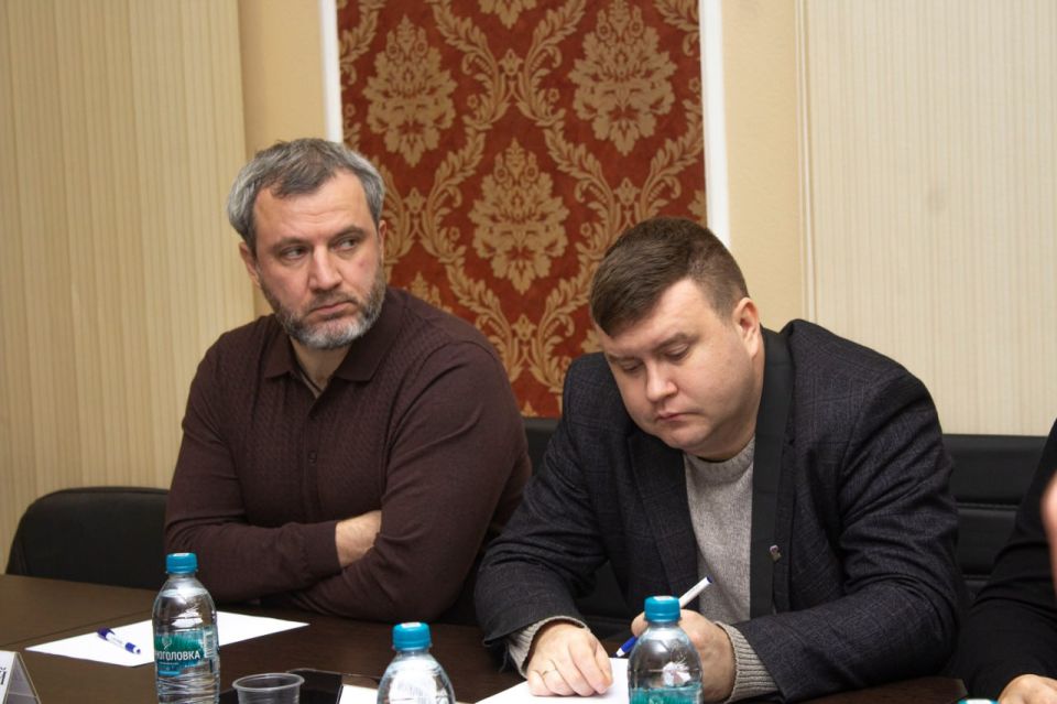 Константин Кузьмин: Провел рабочее совещание с Президиумом Народного Совета и председателями комитетов парламента Константин Кузьмин: Провел рабочее совещание с Президиумом Народного Совета и председателями комитетов парламента
