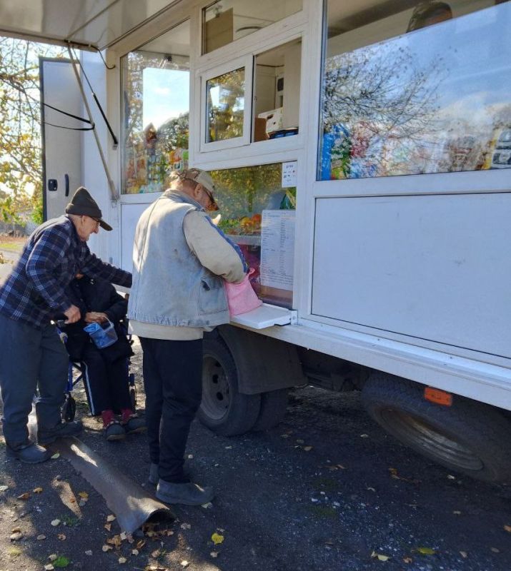 С 18 по 21 октября 2025 года осуществлена выездная торговля с использованием автомагазинов в населенных пунктах городских округов Донецк, Горловка, Мариуполь, на территории г С 18 по 21 октября 2025 года осуществлена выездная торговля с использованием автомагазинов в населенных пунктах городских округов Донецк, Горловка, Мариуполь, на территории г