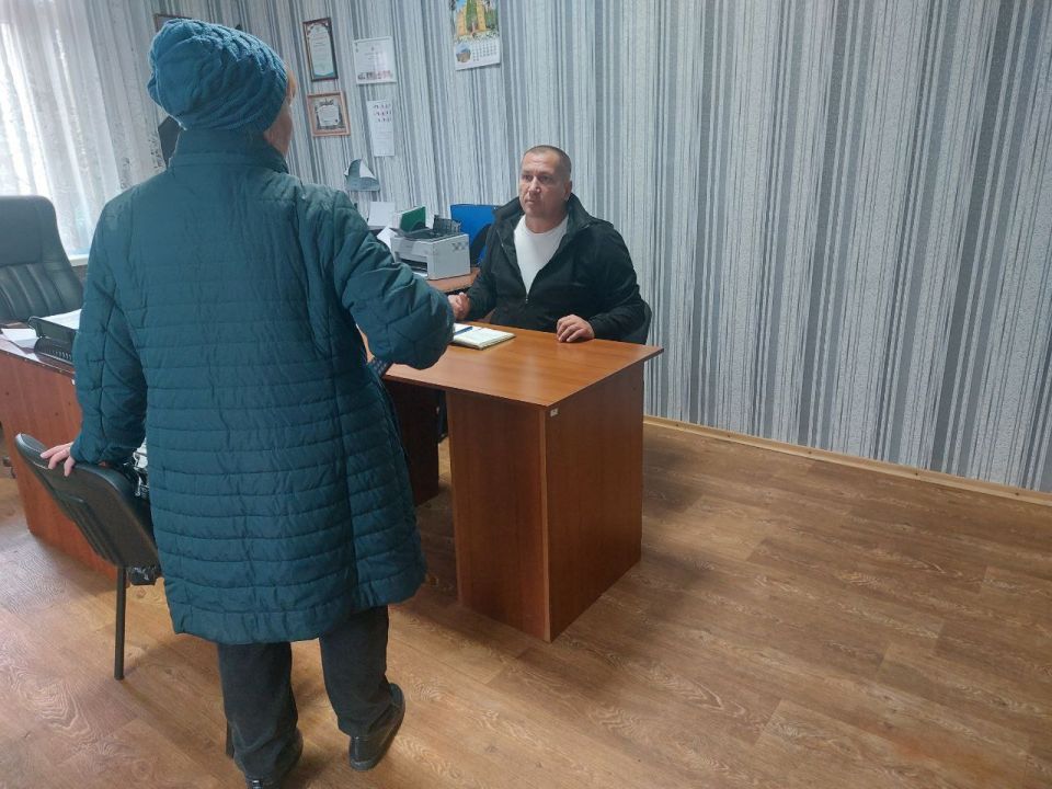 21 октября 2025г., заместитель главы администрации городского округа Дебальцево Валерий Бессараб, провёл личный прием граждан в посёлке городского типа Мироновский 21 октября 2025г., заместитель главы администрации городского округа Дебальцево Валерий Бессараб, провёл личный прием граждан в посёлке городского типа Мироновский