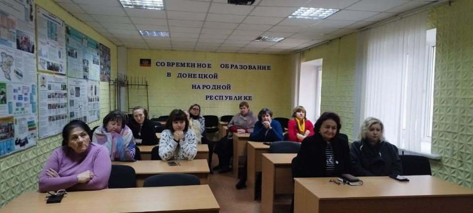 Сегодня, 21 октября, депутат Макеевского городского совета Татьяна Репунова провела встречу по адресу: г.о. Макеевка, г. Макеевка, ул. Ленина, 104 Сегодня, 21 октября, депутат Макеевского городского совета Татьяна Репунова провела встречу по адресу: г.о. Макеевка, г. Макеевка, ул. Ленина, 104