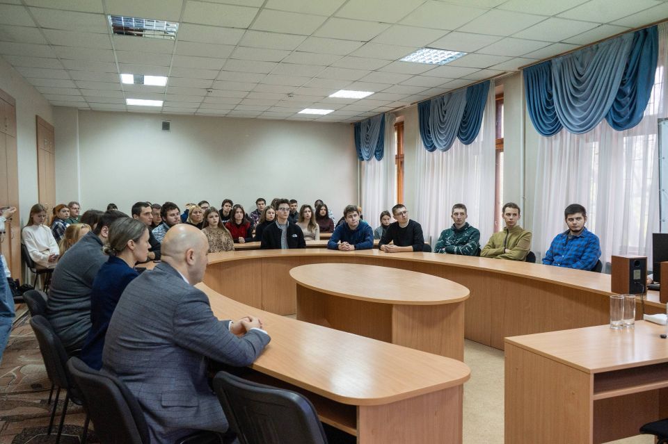 Захар Прилепин прибыл в Донецкую Народную Республику Захар Прилепин прибыл в Донецкую Народную Республику