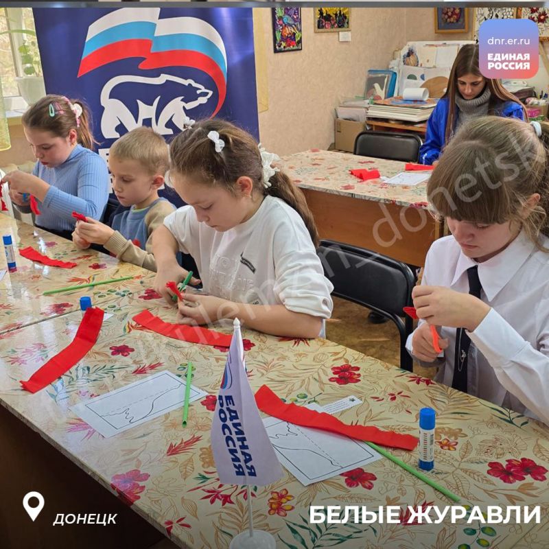 Белые журавли памяти: партийцы и молодёжь чтят павших героев Белые журавли памяти: партийцы и молодёжь чтят павших героев