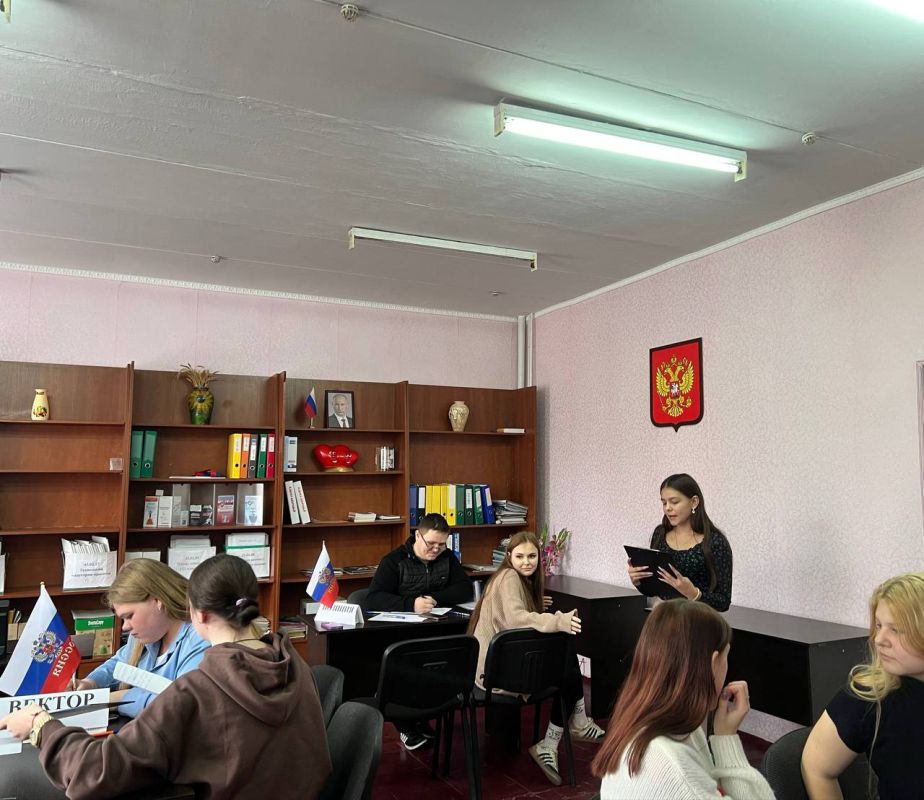 Три площадки — один день, одна цель: развитие молодежного диалога! Три площадки — один день, одна цель: развитие молодежного диалога!