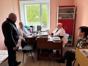 Сегодня председатель Мангушского муниципального совета, член фракции Всероссийской политической партии «Единая Россия» в Мангушском муниципальном совете, координатор проекта «Старший брат» партии «Единая Россия» Ставрулов...