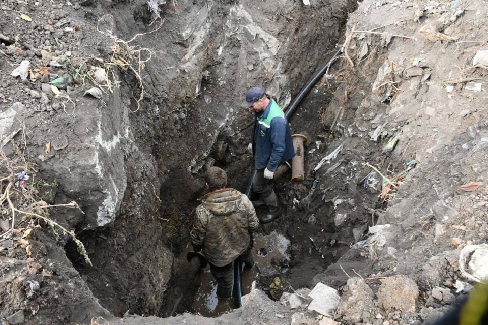 Сергей Назаров проверил ход ремонтных работ по замене трубопровода на улице Восточная Сергей Назаров проверил ход ремонтных работ по замене трубопровода на улице Восточная
