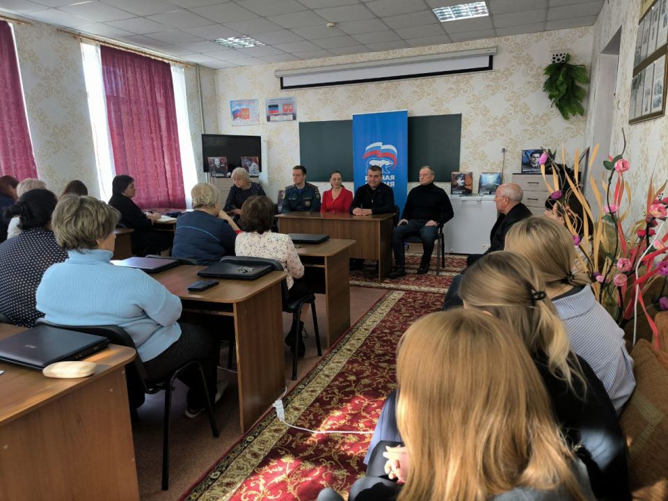 Встречи с трудовыми коллективами в Ленинском районе города Донецка продолжаются Встречи с трудовыми коллективами в Ленинском районе города Донецка продолжаются