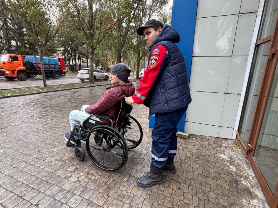 Добровольцы Донецкого РО ВСКС помогли ветерану боевых действий посетить реабилитационный центр Добровольцы Донецкого РО ВСКС помогли ветерану боевых действий посетить реабилитационный центр