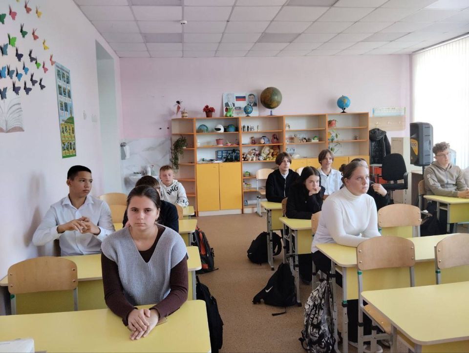 В Мангушской школе №1 прошла беседа по профилактике экстремизма В Мангушской школе №1 прошла беседа по профилактике экстремизма
