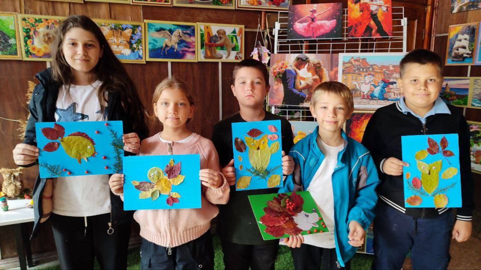 Мастер-класс «Золотая осень» прошел в Камышеватском СДК Мастер-класс «Золотая осень» прошел в Камышеватском СДК
