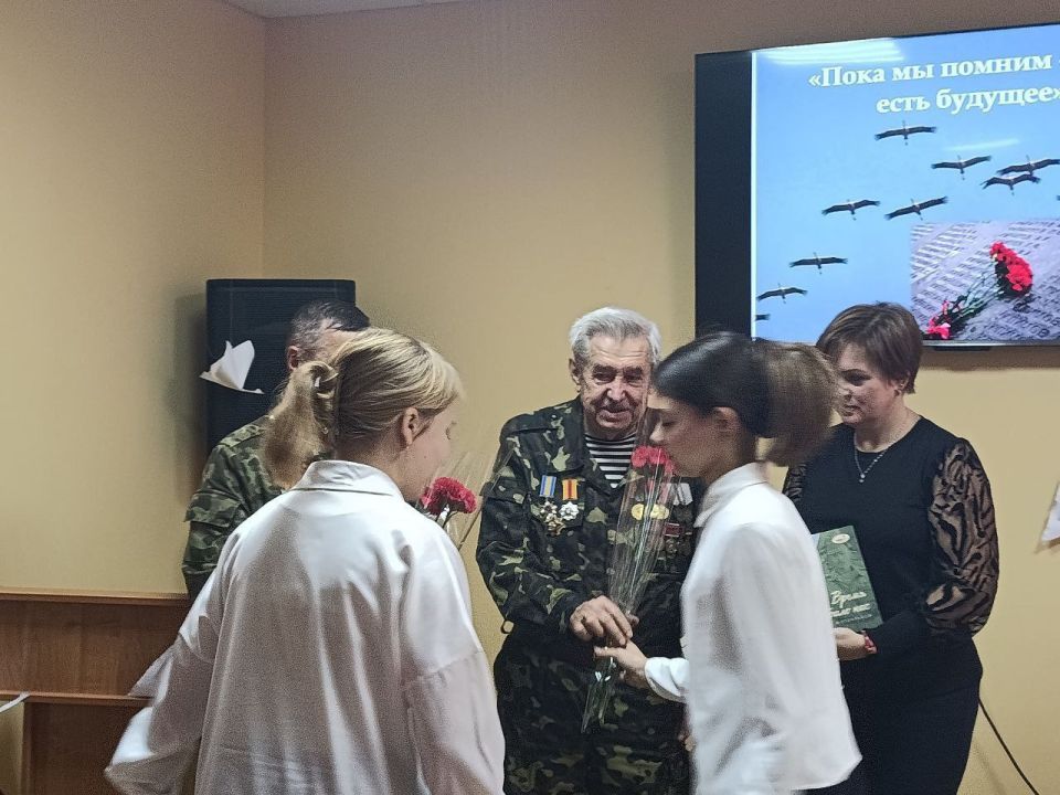 Дмитрий Огилец: Конференция " Летят в бессмертие Дмитрий Огилец: Конференция " Летят в бессмертие