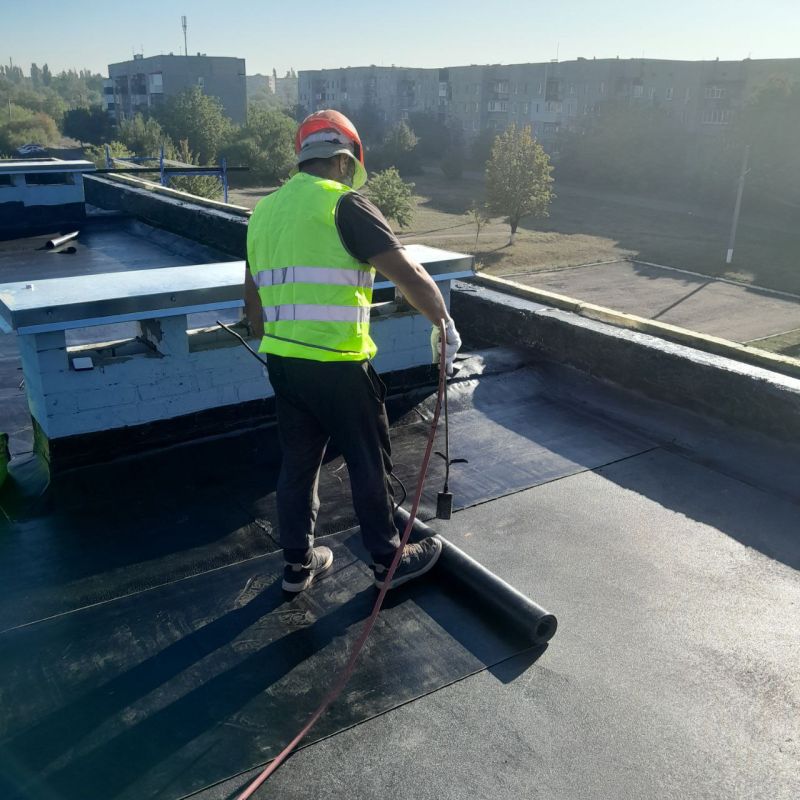 Олег Трофимов: В Дебальцево проводится капитальный ремонт школы № 1 Олег Трофимов: В Дебальцево проводится капитальный ремонт школы № 1