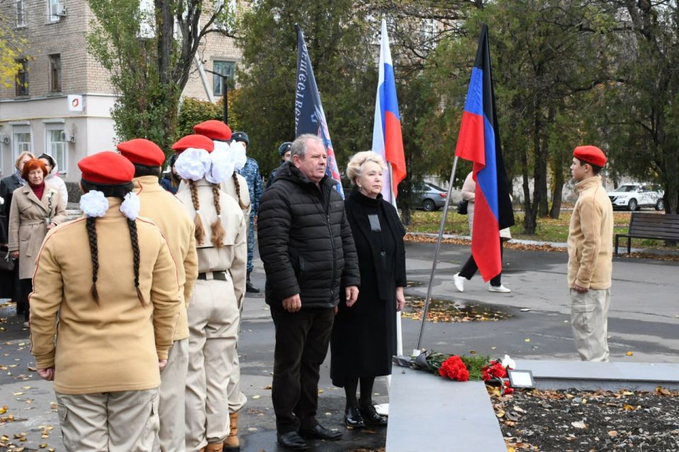 Память, живущая в сердце. 22 октября в аллее Славы Кировского прошла трогательная церемония, посвящённая Международному дню белых журавлей Память, живущая в сердце. 22 октября в аллее Славы Кировского прошла трогательная церемония, посвящённая Международному дню белых журавлей
