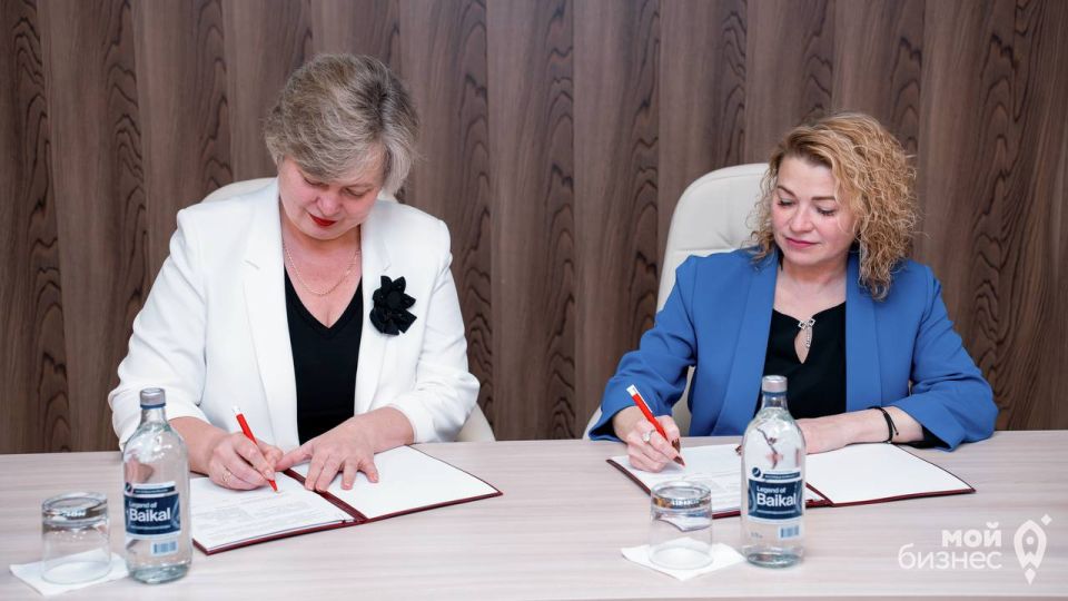 Состоялось подписание соглашения о взаимодействии и сотрудничестве между Уполномоченным по правам ребенка в ДНР Светланой Малахай и руководителем Центра «Мой бизнес» Любовью Луговой