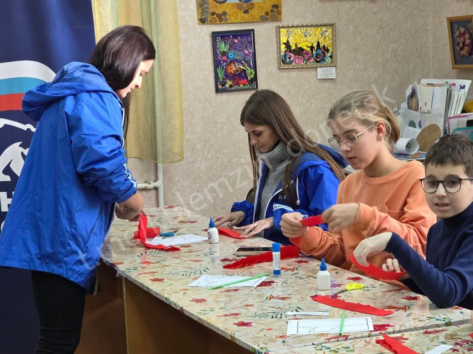 Алексей Кулемзин: Сегодня в рамках Всероссийской акции «День белых журавлей» сотрудники Управы Ворошиловского района и активисты партии «Единая Россия», совместно с воспитанниками Центра детского и юношеского творчества... Алексей Кулемзин: Сегодня в рамках Всероссийской акции «День белых журавлей» сотрудники Управы Ворошиловского района и активисты партии «Единая Россия», совместно с воспитанниками Центра детского и юношеского творчества...