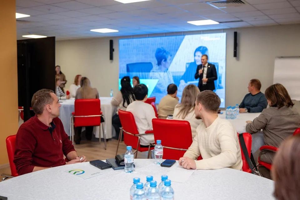 Представители ПАО СберБанк провели обучающий тренинг для начальников отделений МФЦ ДНР Представители ПАО СберБанк провели обучающий тренинг для начальников отделений МФЦ ДНР