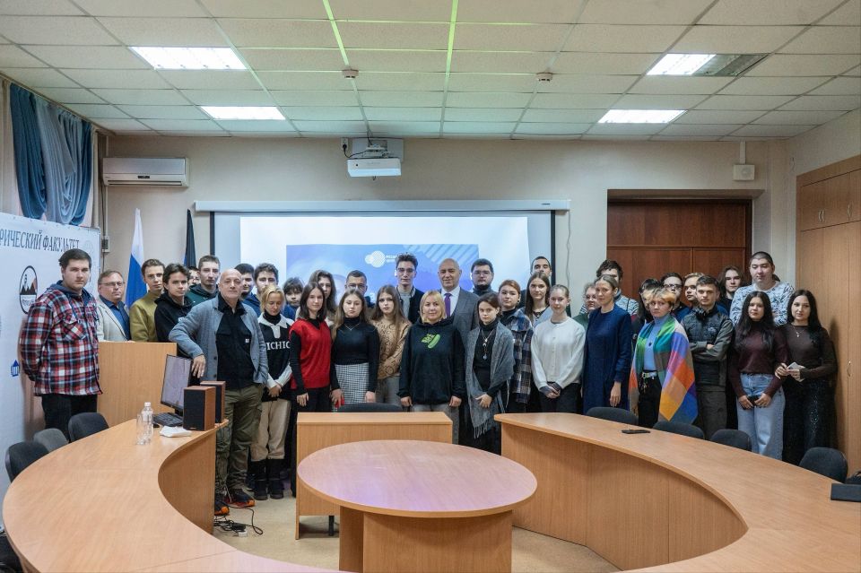 Захар Прилепин прибыл в Донецкую Народную Республику Захар Прилепин прибыл в Донецкую Народную Республику