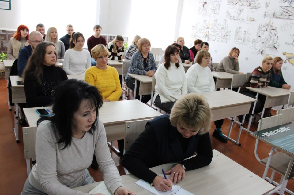Иван Приходько: Во исполнение поручения Главы Донецкой Народной Республики Дениса Владимировича Пушилина сегодня провел встречу с одним из трудовых коллективов городского округа Горловка Иван Приходько: Во исполнение поручения Главы Донецкой Народной Республики Дениса Владимировича Пушилина сегодня провел встречу с одним из трудовых коллективов городского округа Горловка