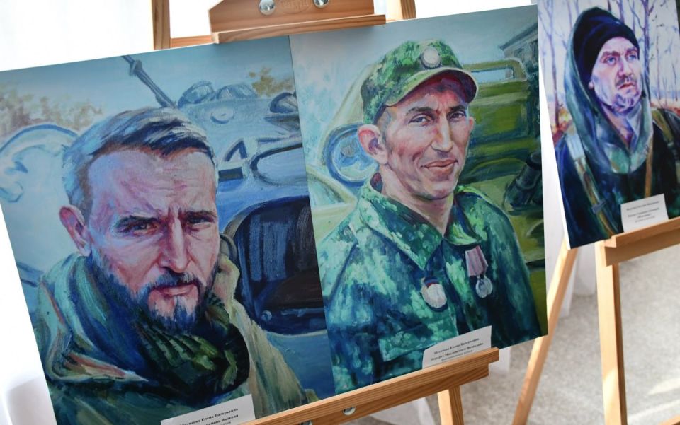 «День белых журавлей». 22 октября сотрудники Дебальцевского городского музея подготовили выставку «Связь поколений» ко Дню Белых Журавлей, который отмечается ежегодно 22 октября «День белых журавлей». 22 октября сотрудники Дебальцевского городского музея подготовили выставку «Связь поколений» ко Дню Белых Журавлей, который отмечается ежегодно 22 октября
