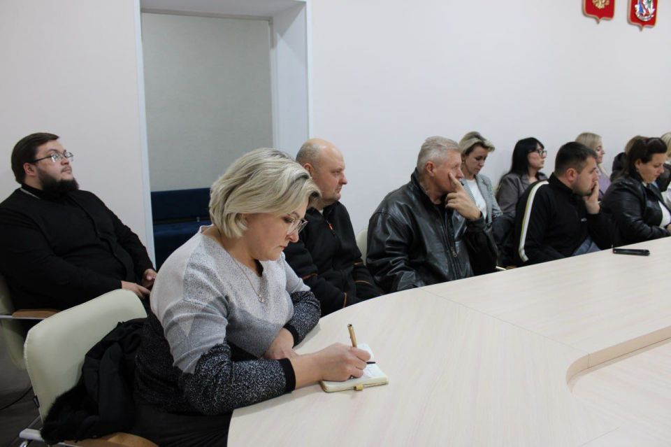 Председатель и заместитель председателя Общественного совета посетили встречу с предпринимателями города, проведённую в рамках партийного проекта «Предпринимательство» Председатель и заместитель председателя Общественного совета посетили встречу с предпринимателями города, проведённую в рамках партийного проекта «Предпринимательство»