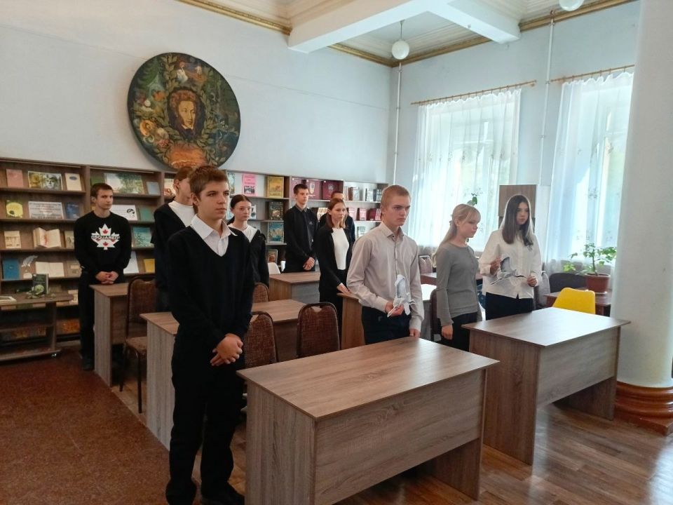 В рамках книжного фестиваля «Под белым парусом пера» ко Дню белых журавлей в Зугрэсской библиотеке-филиале №3 прошло мероприятие «Журавли вновь печально летят» В рамках книжного фестиваля «Под белым парусом пера» ко Дню белых журавлей в Зугрэсской библиотеке-филиале №3 прошло мероприятие «Журавли вновь печально летят»