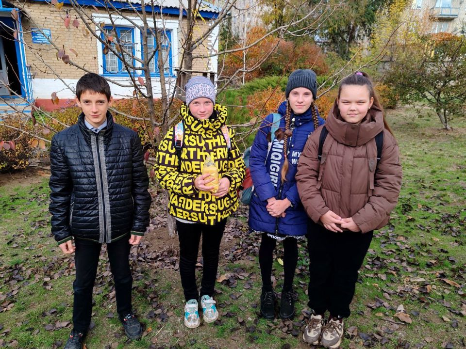 Юные читатели Мироновской поселковой библиотеке приняли участие в экологической акции "Давайте с природой дружить, зверей защищать и птиц кормить" Юные читатели Мироновской поселковой библиотеке приняли участие в экологической акции "Давайте с природой дружить, зверей защищать и птиц кормить"